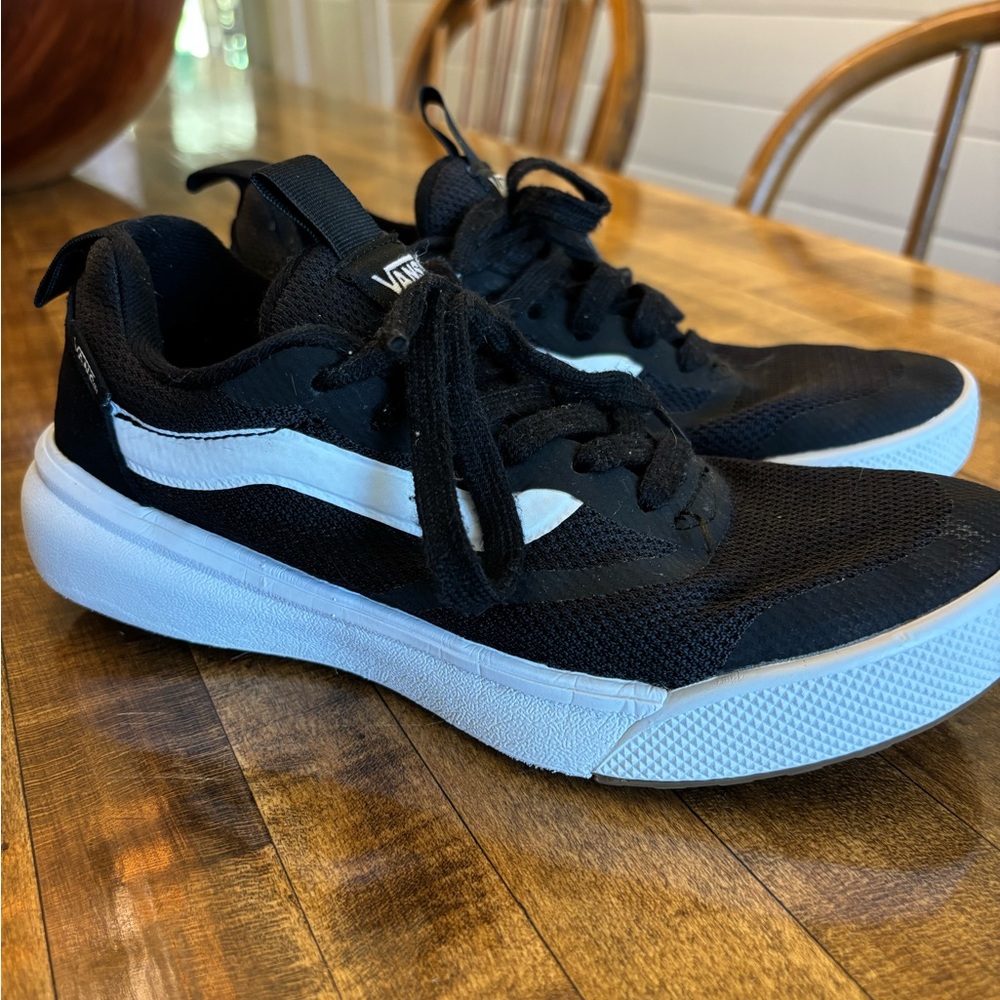 Vans Boys Ultrarange Shoes Size 5 Boys